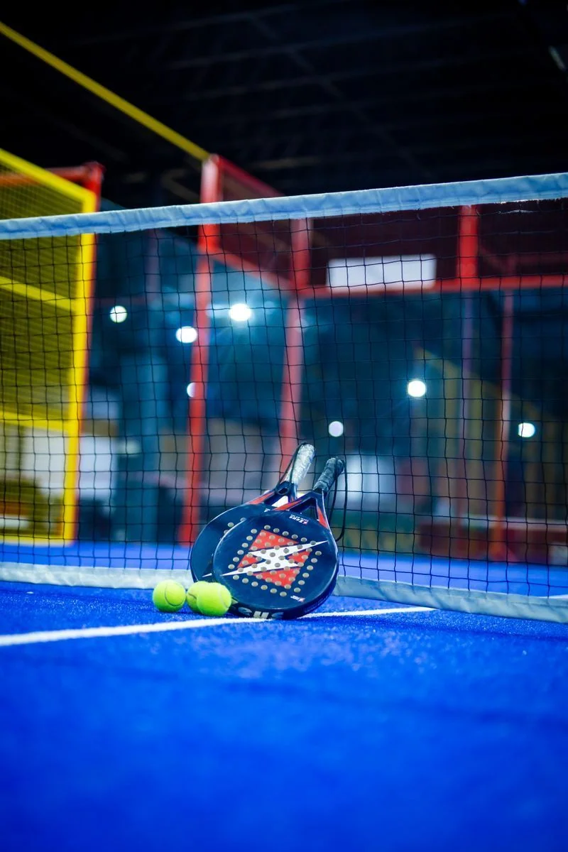 Perang Merek Bola Padel: Head Pro S vs Babolat Court